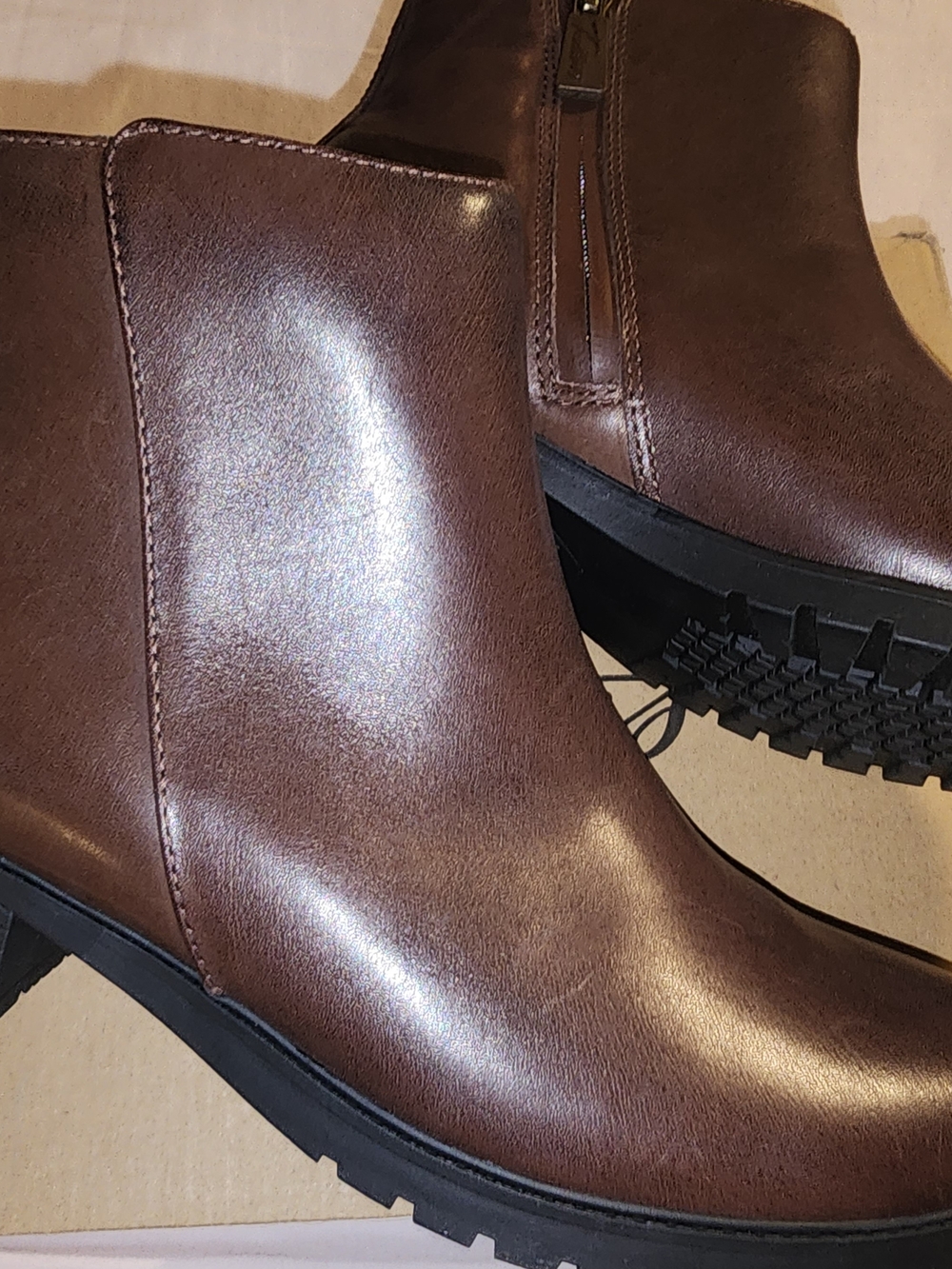 Trotters Brown Leather-Look Margo Boots with Black Lug Sole 6.5 $35 NWB